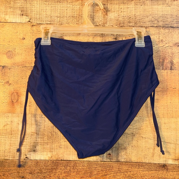 Younique & Holipick 2 Piece Tankini - Picture 4 of 12